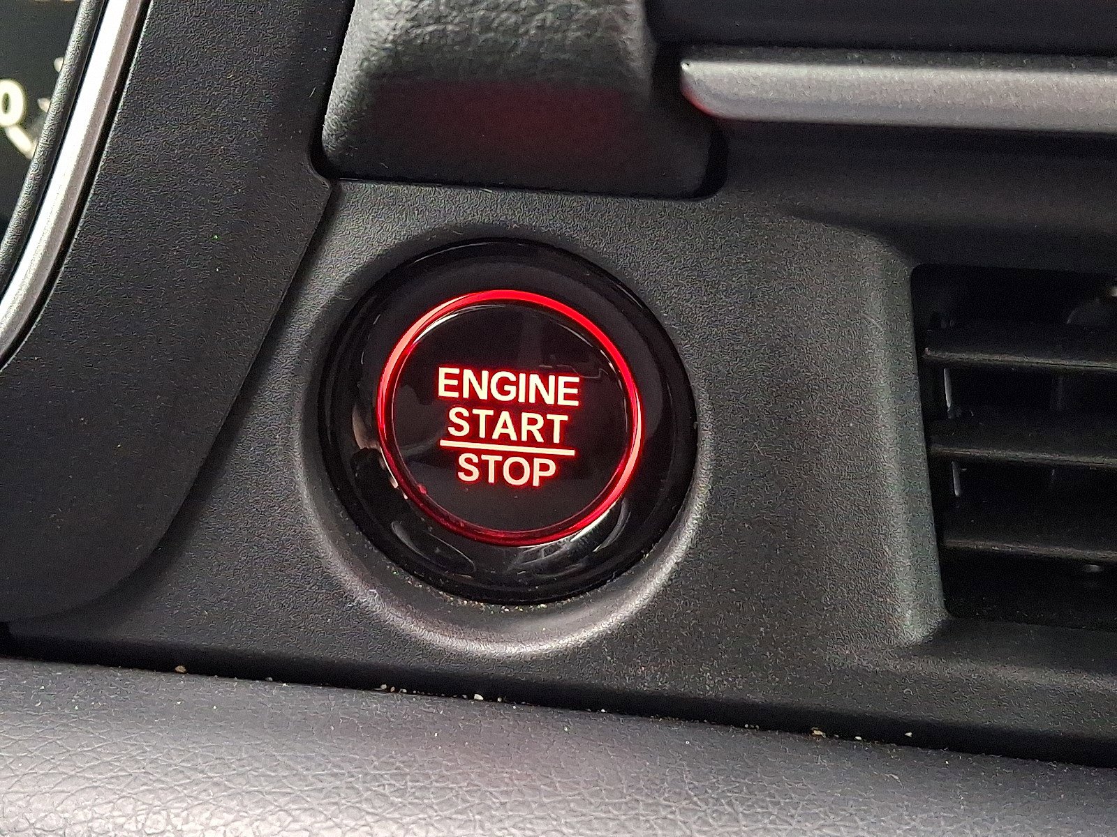 2025 Honda Pilot Touring - Photo 28