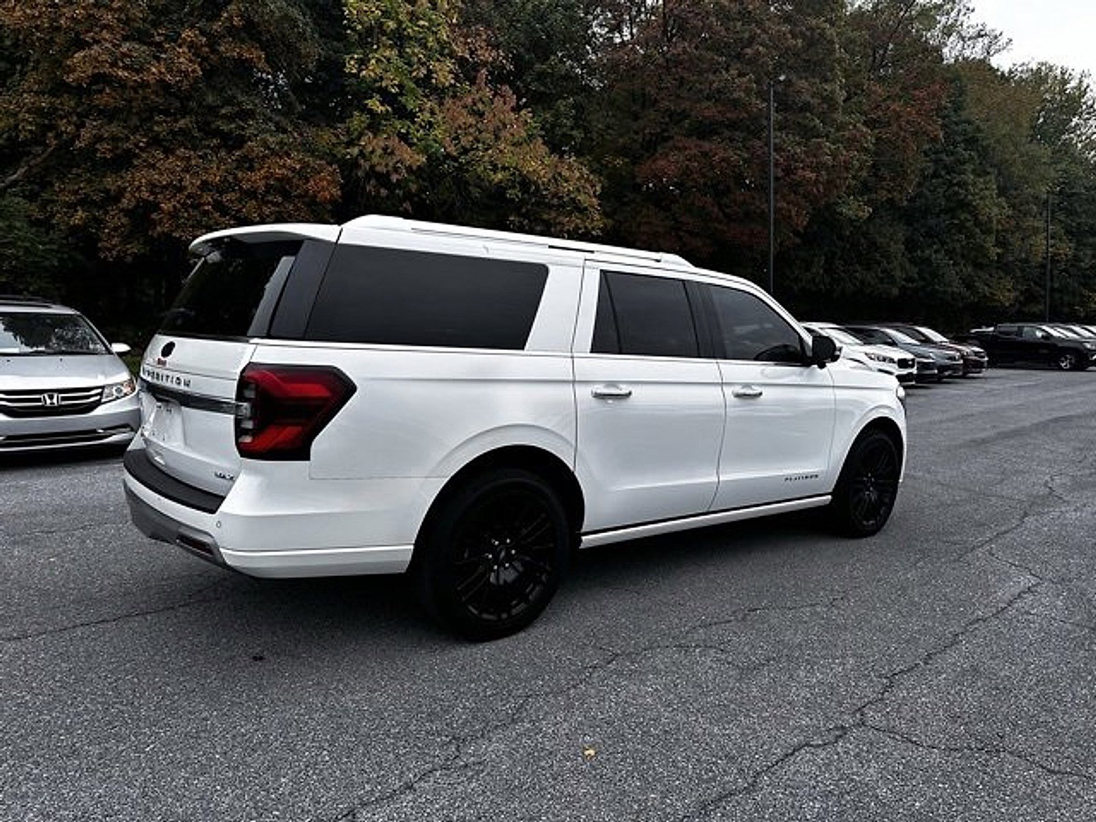 2023 Ford Expedition MAX Platinum photo 3