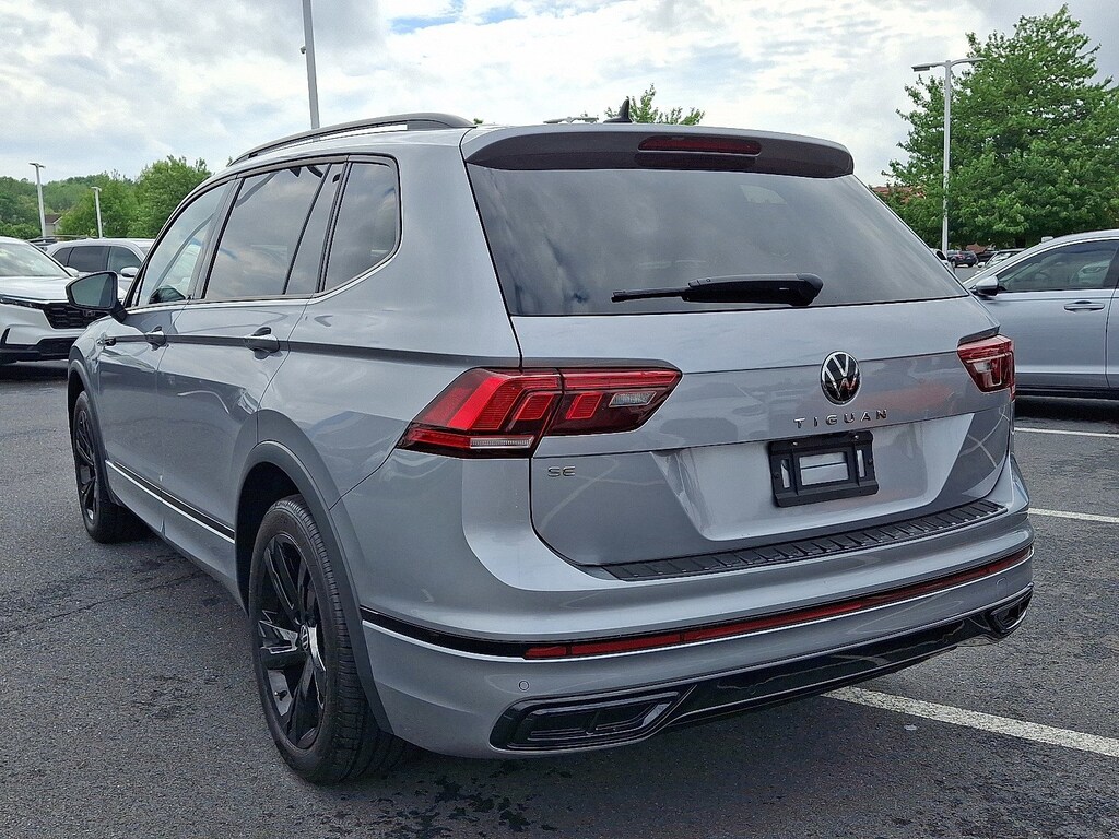 Used 2023 Volkswagen Tiguan SE R-Line Black 2.0T SE R-Line Black FWD