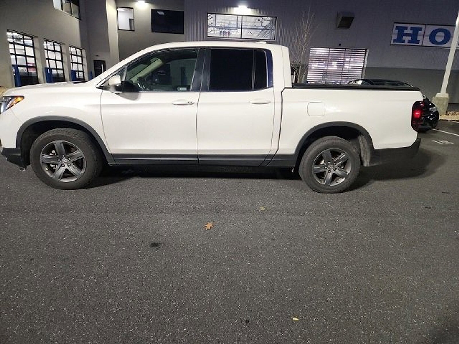 2023 Honda Ridgeline RTL photo 2