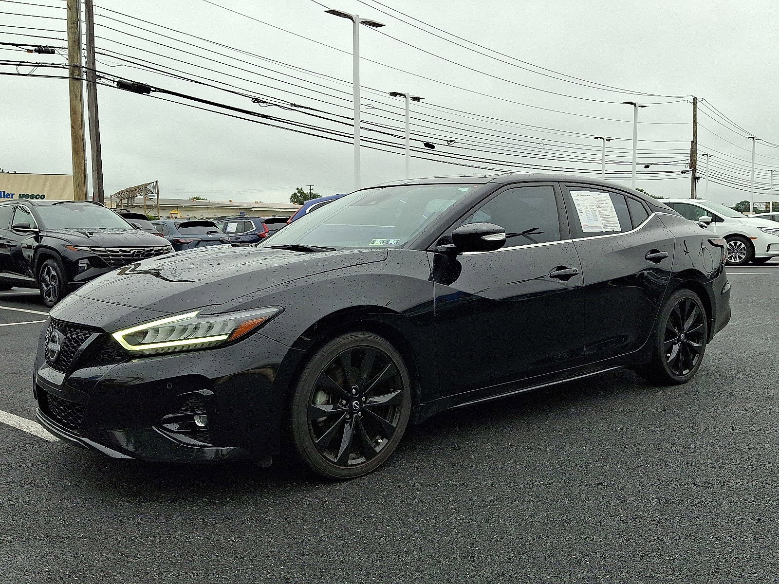 2023 Nissan Maxima SR photo 3