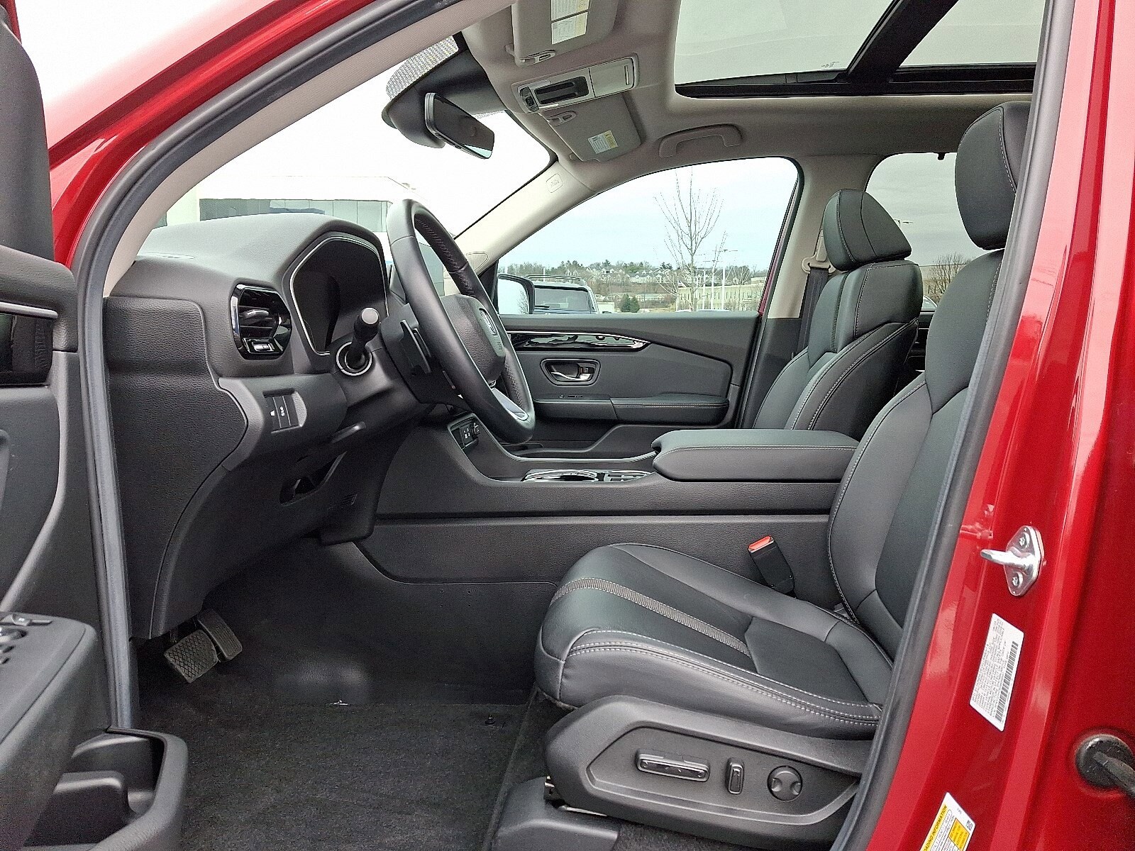 2025 Honda Pilot Touring - Photo 14
