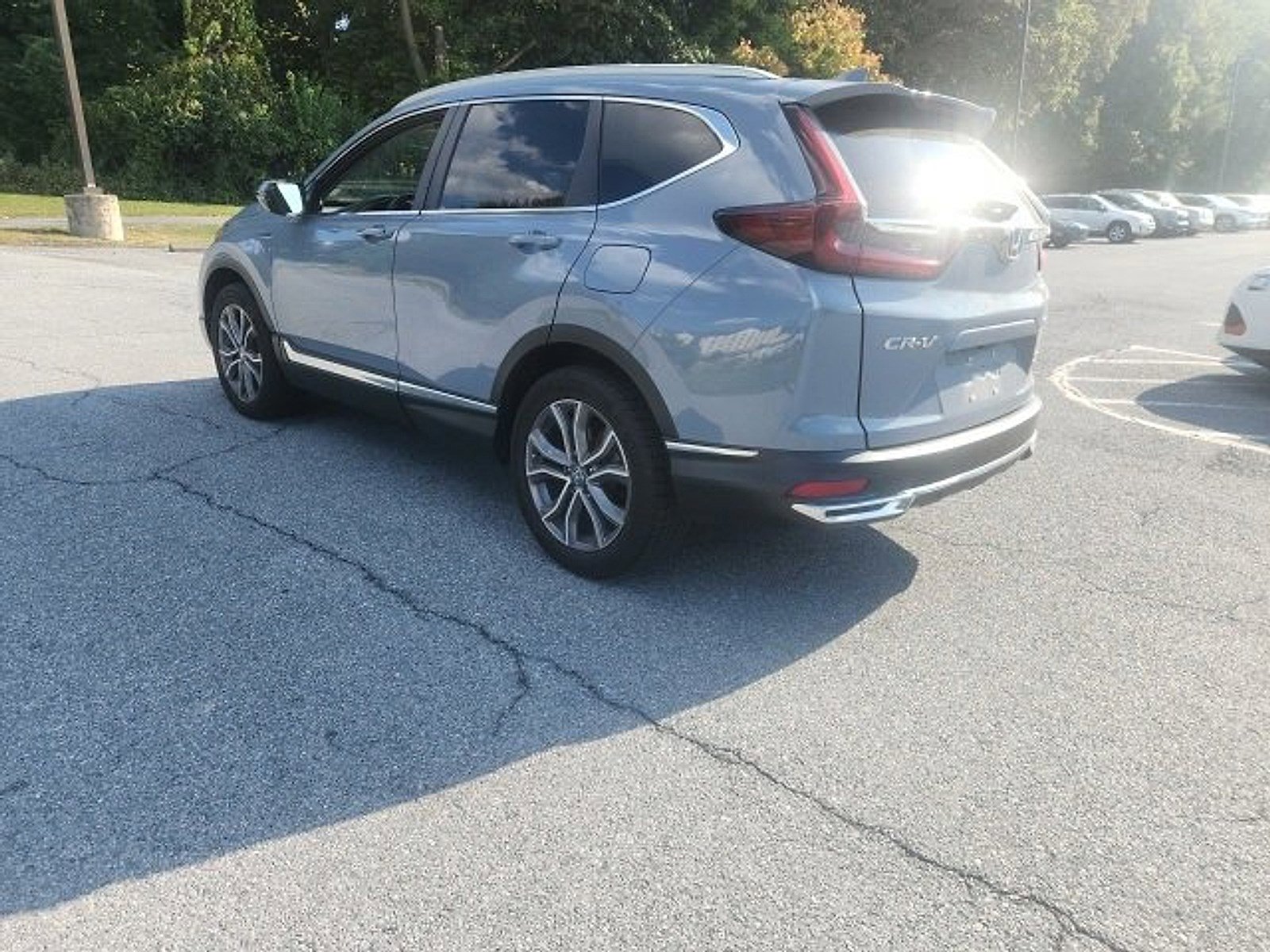 2022 Honda CR-V Hybrid Touring photo 2