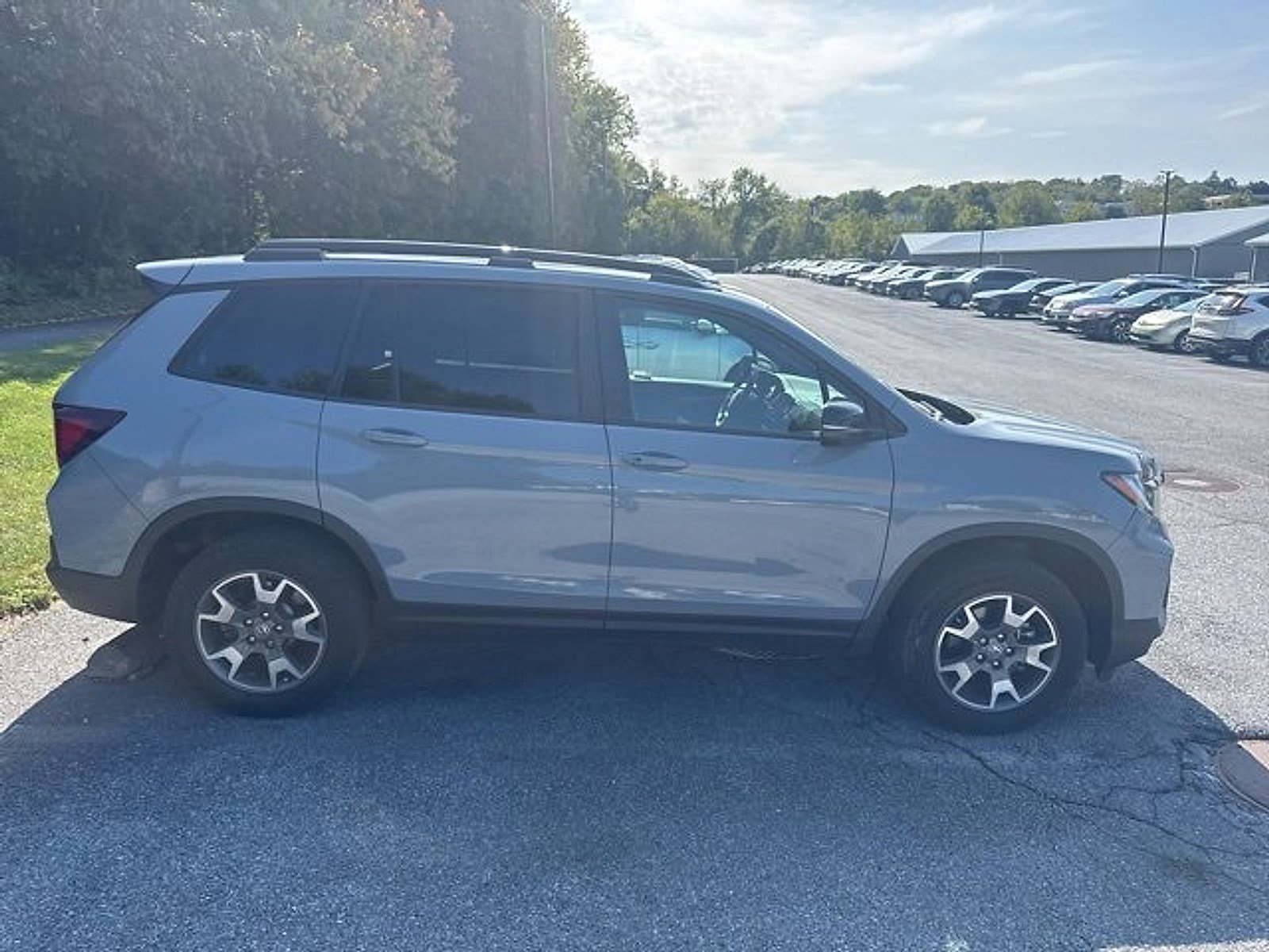 2023 Honda Passport TrailSport photo 2