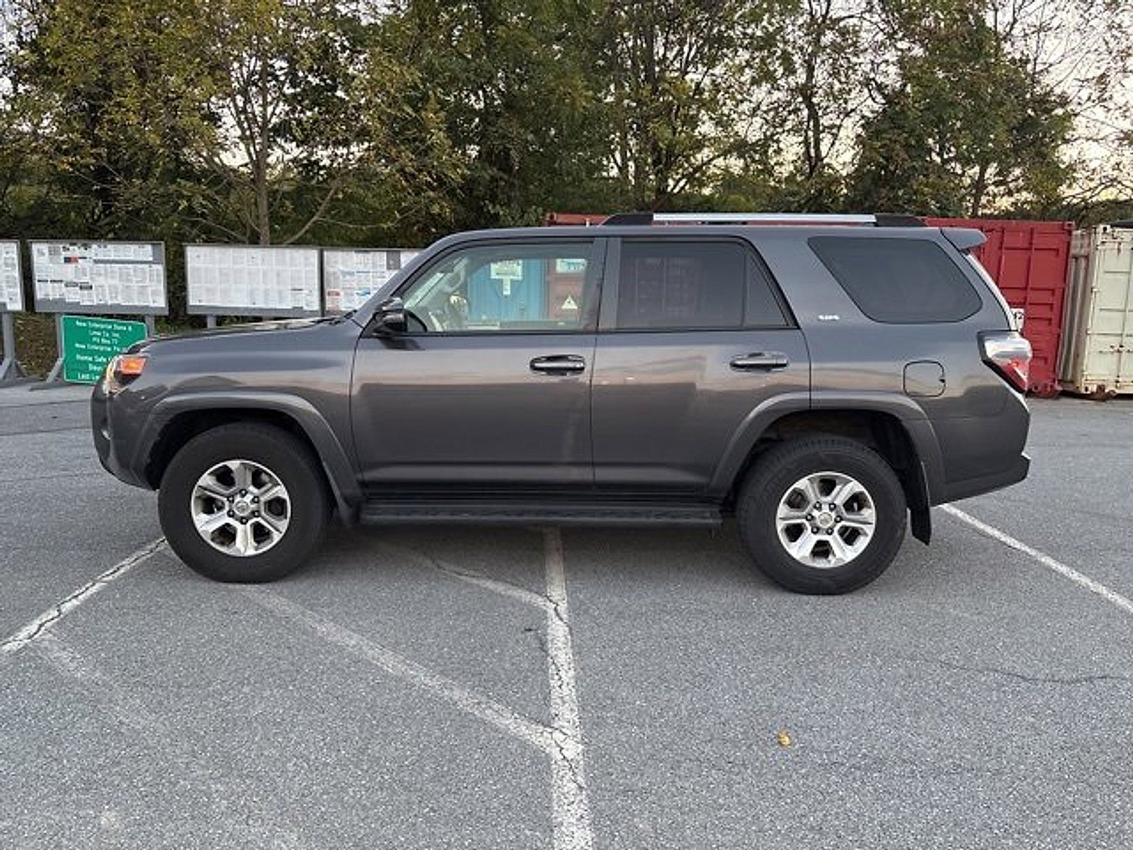 2019 Toyota 4Runner SR5 Premium 4WD photo 3