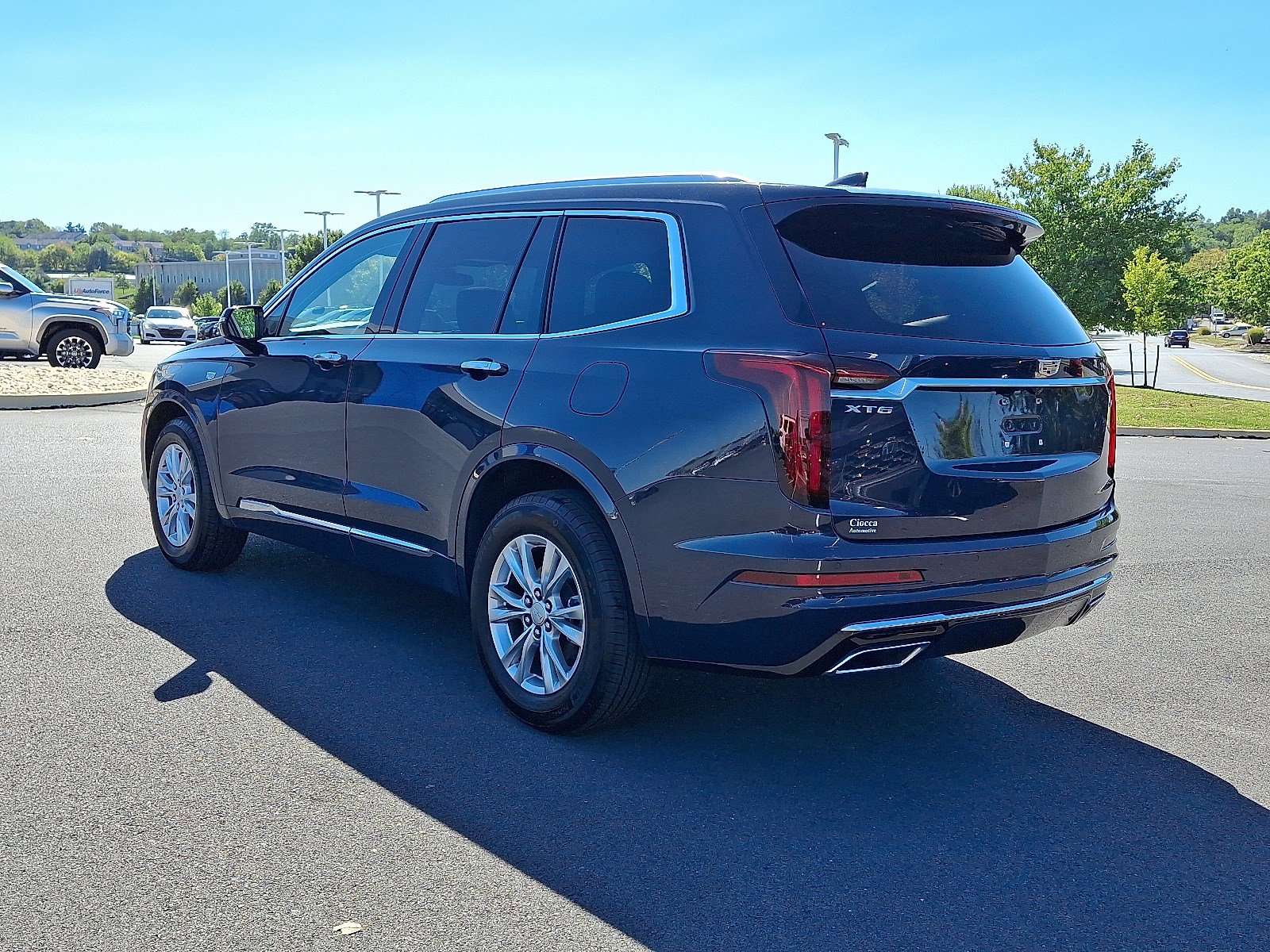 2025 Cadillac XT6 Luxury photo 4