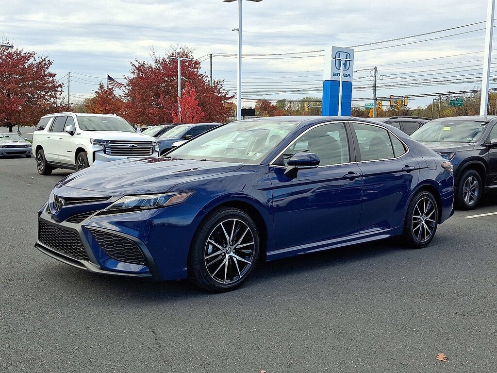 Used 2024 Toyota Camry SE SE Auto