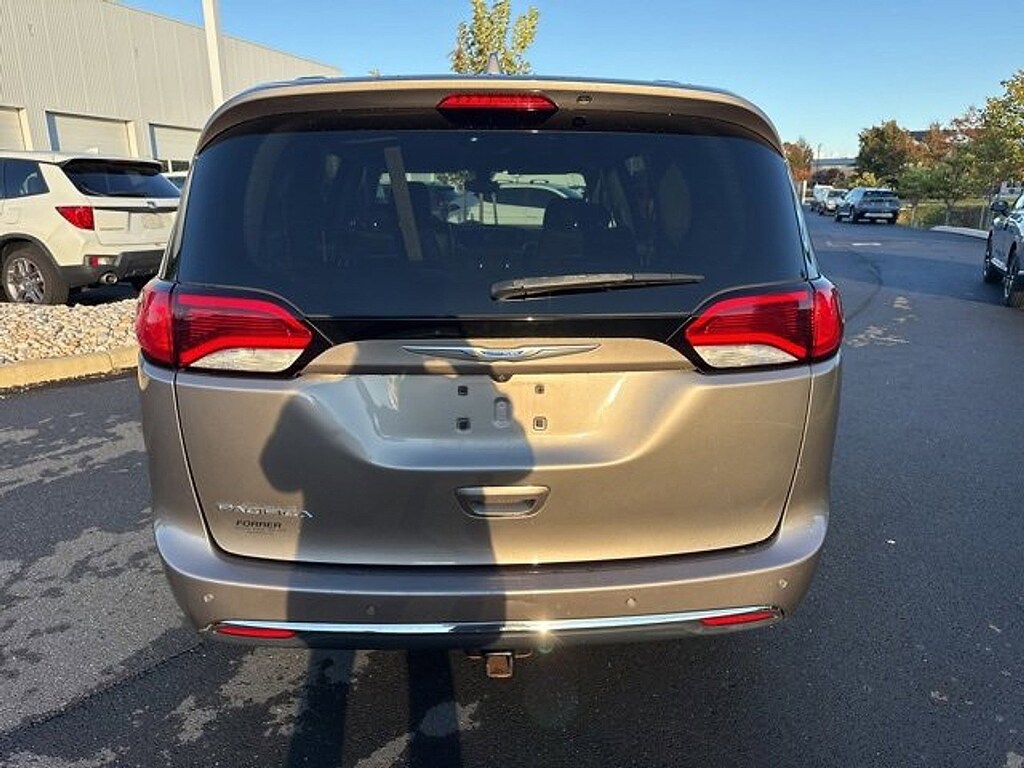 Used 2017 Chrysler Pacifica Touring-L Touring-L FWD