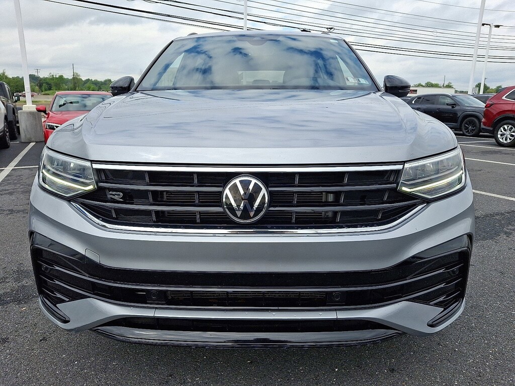 Used 2023 Volkswagen Tiguan SE R-Line Black 2.0T SE R-Line Black FWD