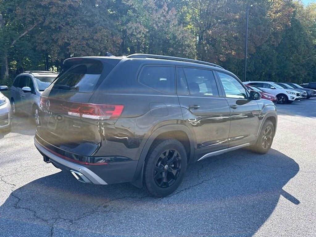 Used 2024 Volkswagen Atlas 2.0T Peak Edition SE w/Technology 2.0T Peak Edition SE w/Technology 4MOTION