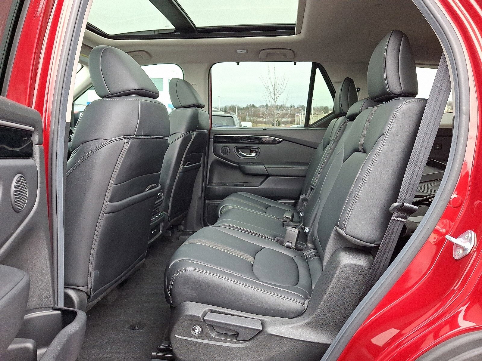 2025 Honda Pilot Touring - Photo 10