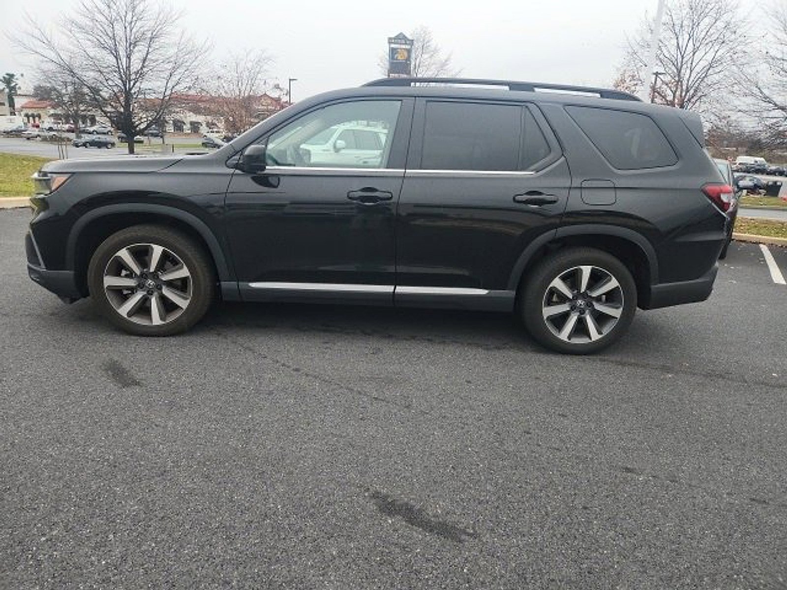 2024 Honda Pilot Touring photo 2