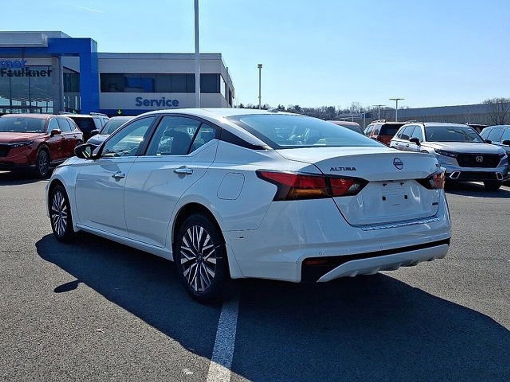 Used 2023 Nissan Altima 2.5 SV Sedan