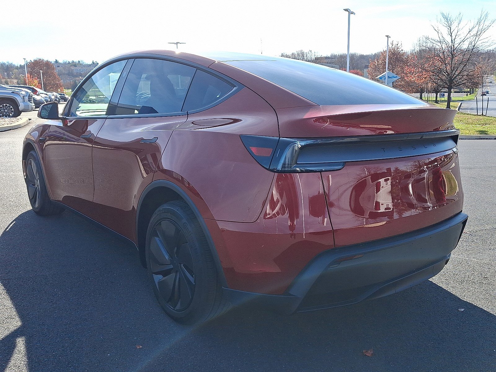 2026 Tesla Model Y photo 4