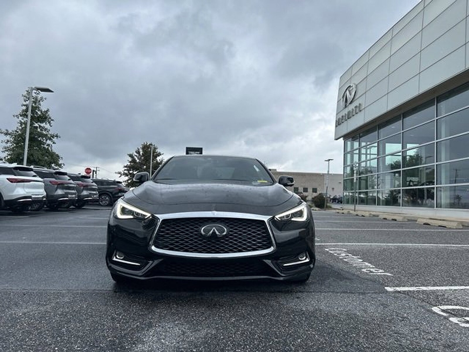 2022 Infiniti Q60 Luxe photo 2