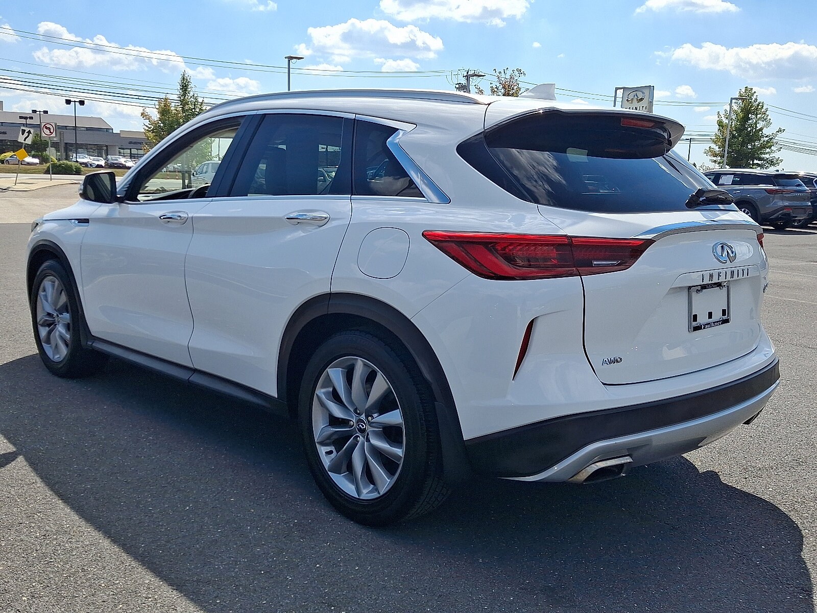 2019 Infiniti QX50 Luxe AWD photo 4