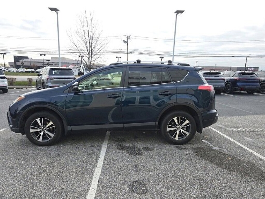 Used 2018 Toyota RAV4 XLE XLE AWD