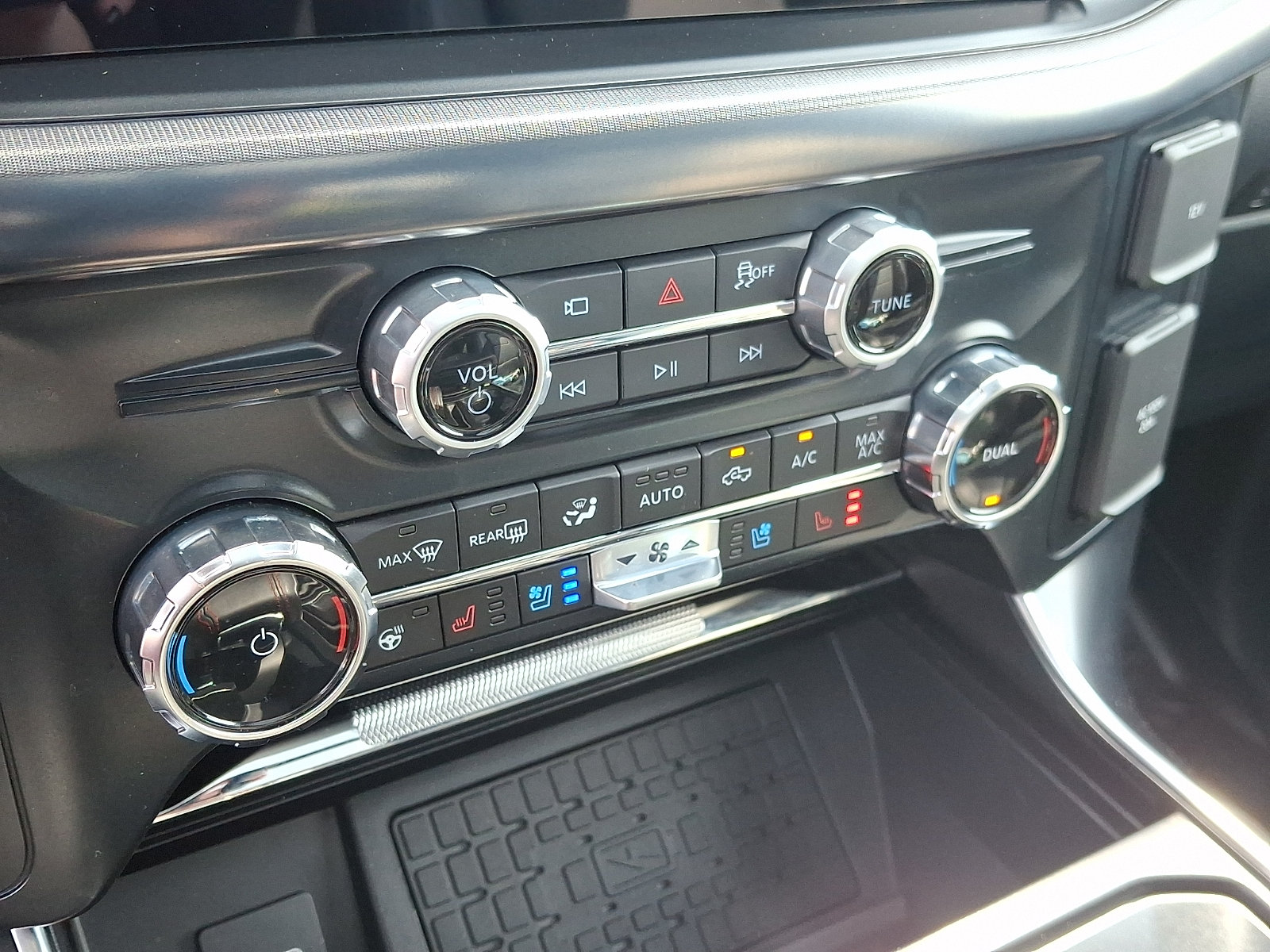 2025 Ford F-150 Raptor - Photo 16