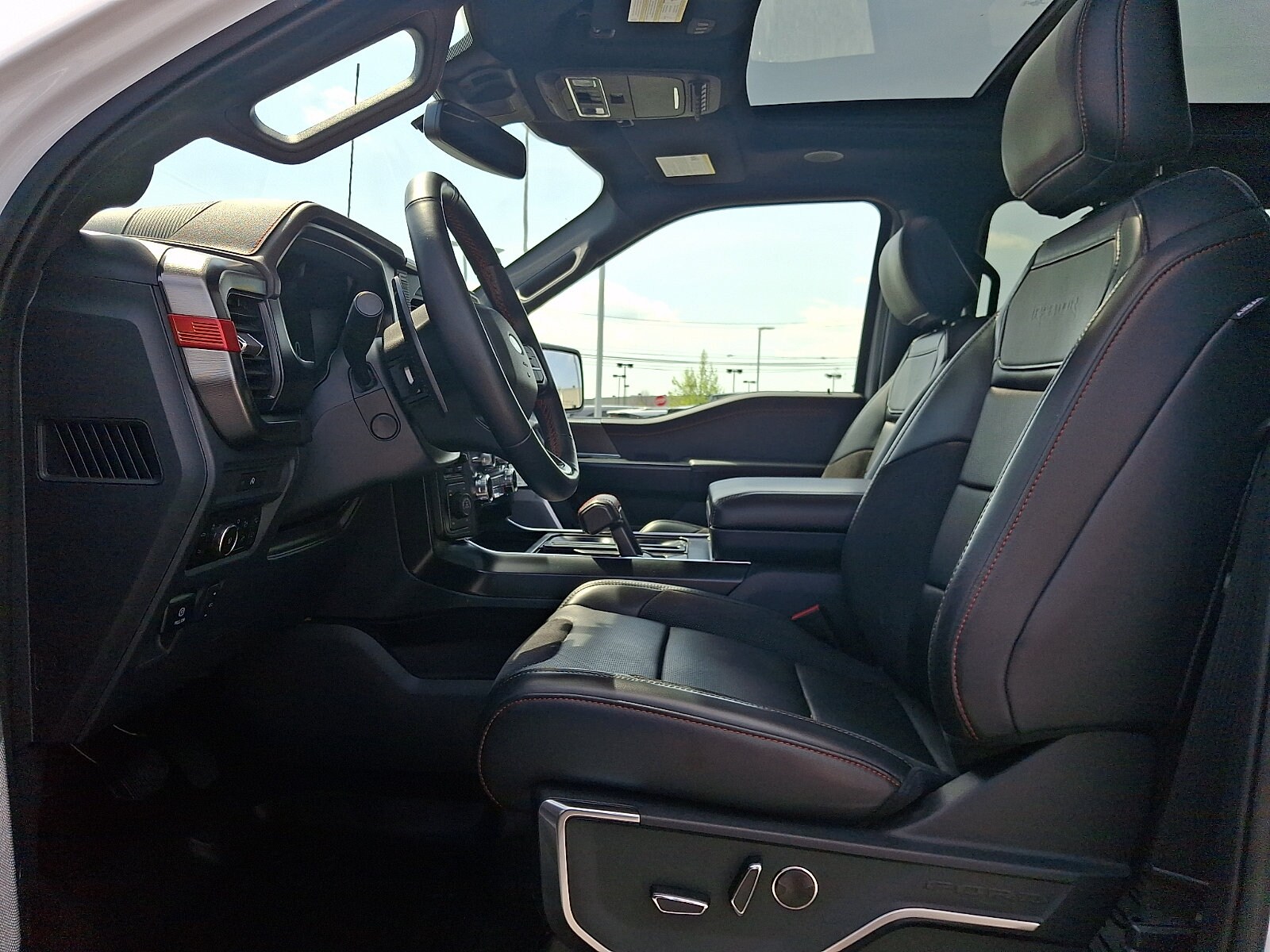 2025 Ford F-150 Raptor - Photo 13