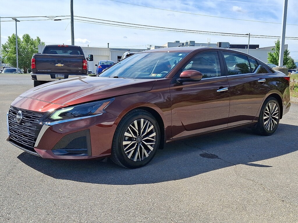 Used 2024 Nissan Altima 2.5 SV Sedan
