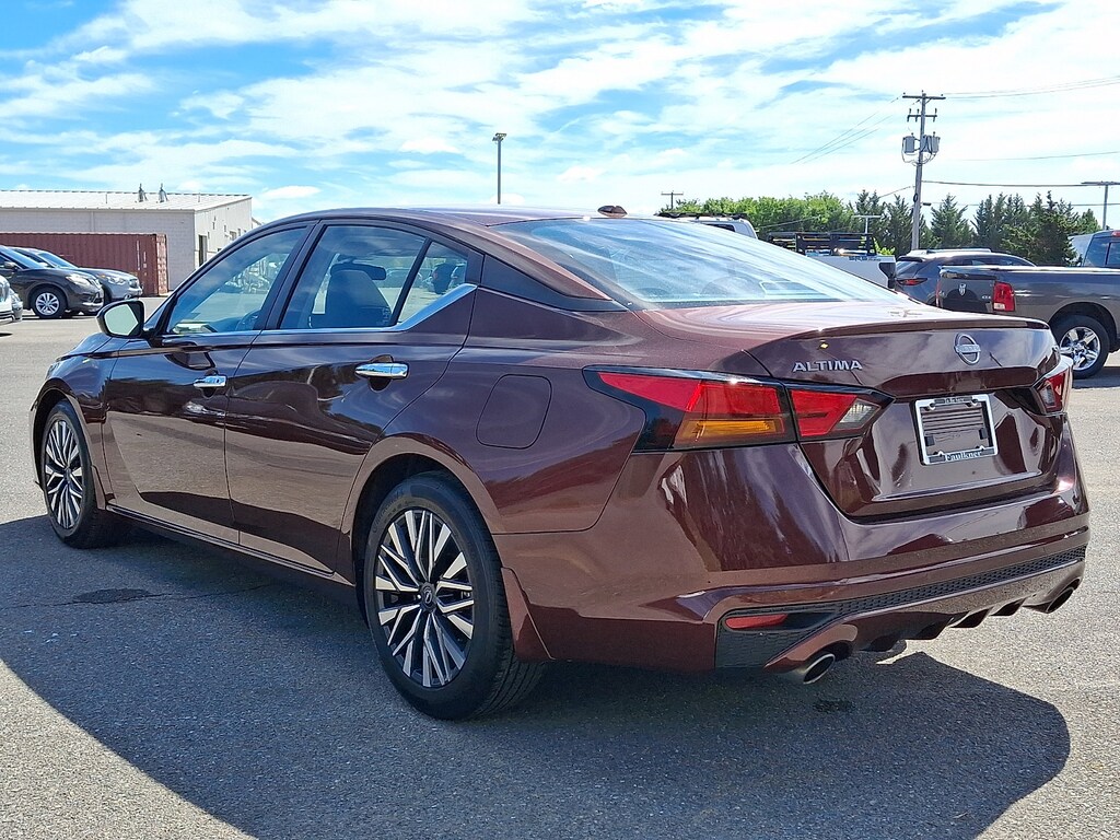 Used 2024 Nissan Altima 2.5 SV Sedan