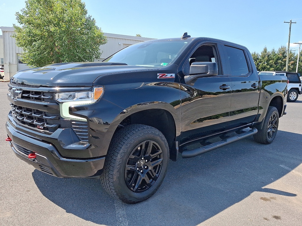 Used 2024 Chevrolet Silverado 1500 LT Trail Boss 4WD Crew Cab 147 LT Trail Boss