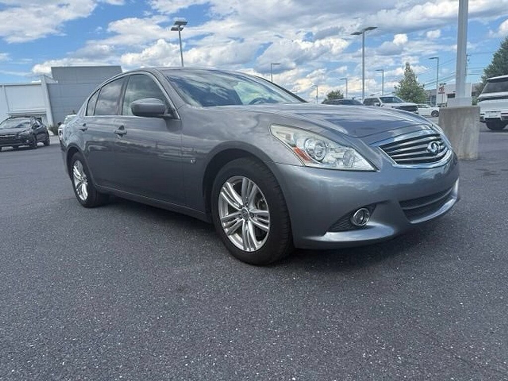 Used 2015 INFINITI Q40 Sedan