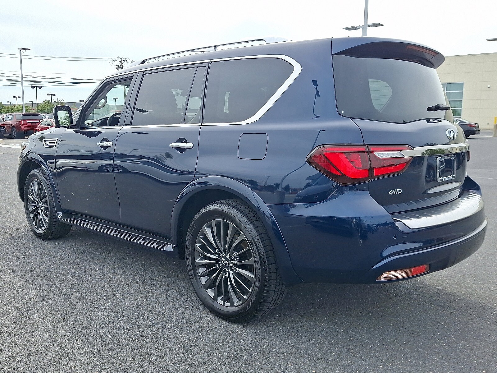 2023 Infiniti QX80 Premium Select photo 4