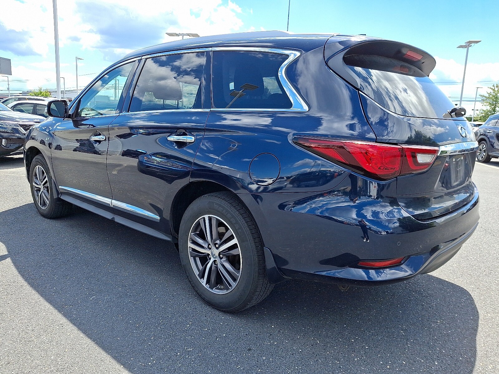 2019 Infiniti QX60 Luxe AWD photo 3