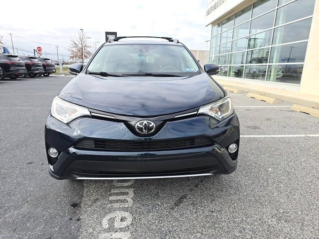 Used 2018 Toyota RAV4 XLE XLE AWD