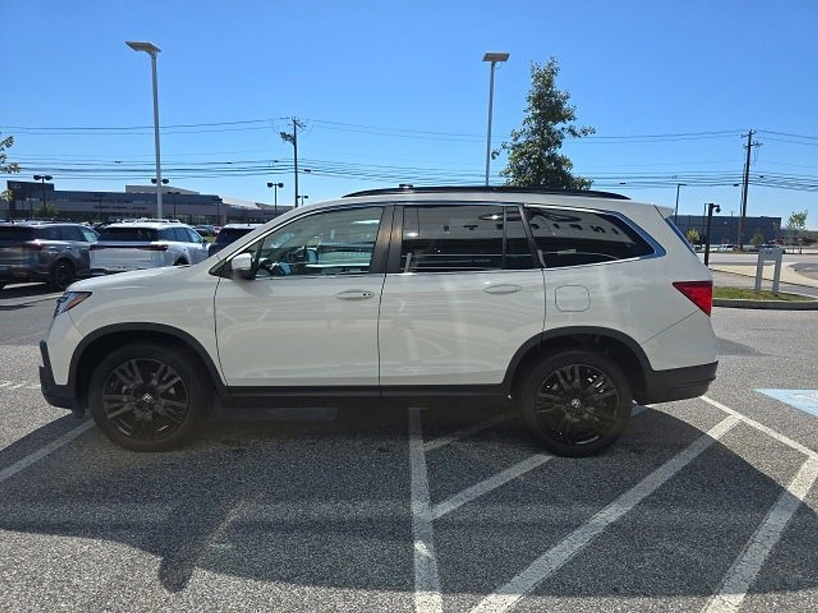 2021 Honda Pilot Special Edition photo 4