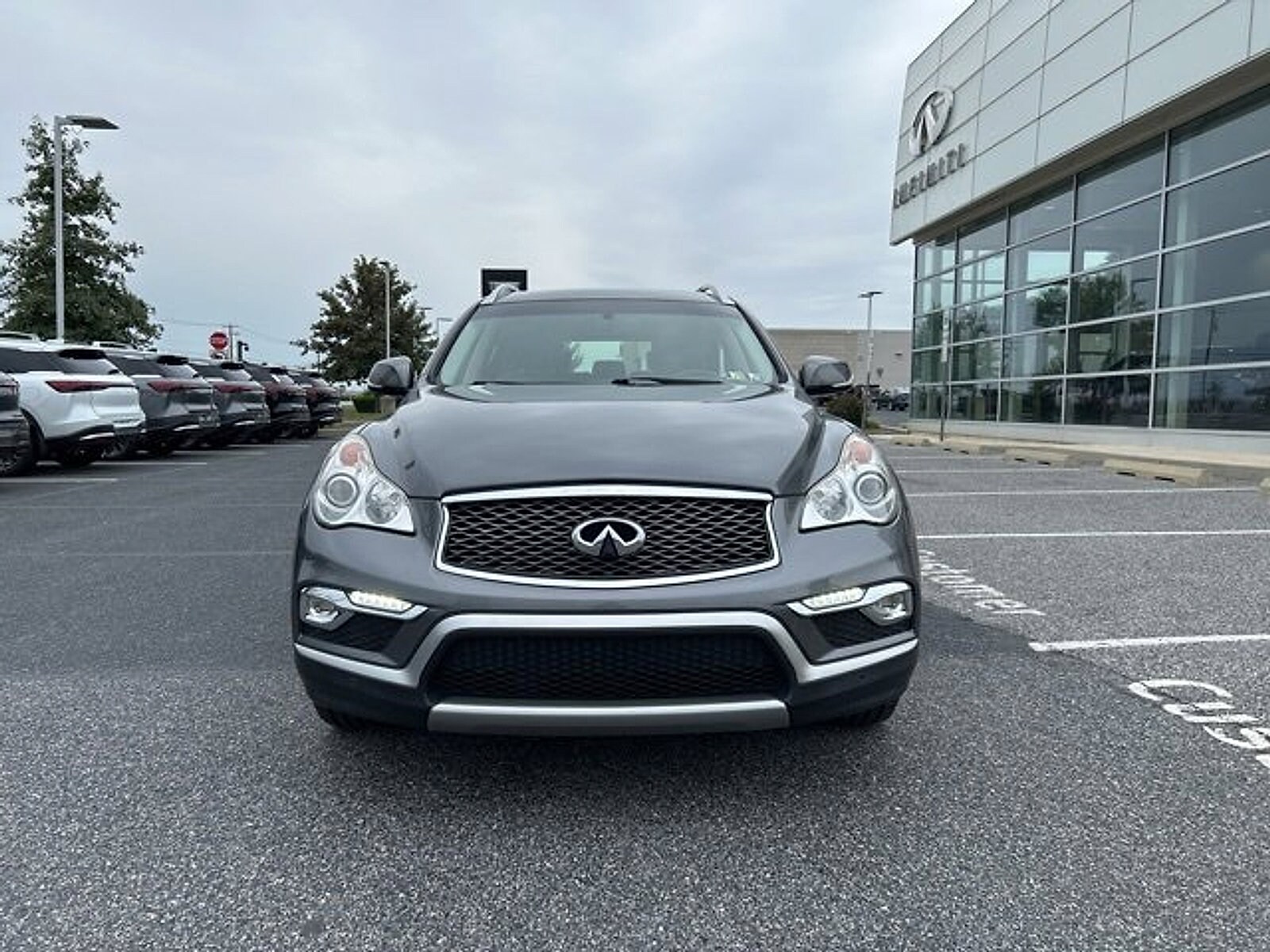 2016 Infiniti QX50 Base AWD photo 2