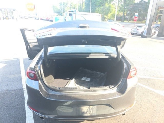 2022 Mazda Mazda3 Sedan Preferred photo 2