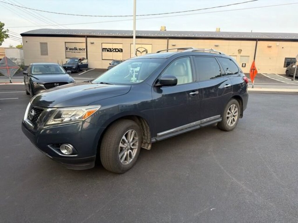 Used 2016 Nissan Pathfinder SL 4WD SL