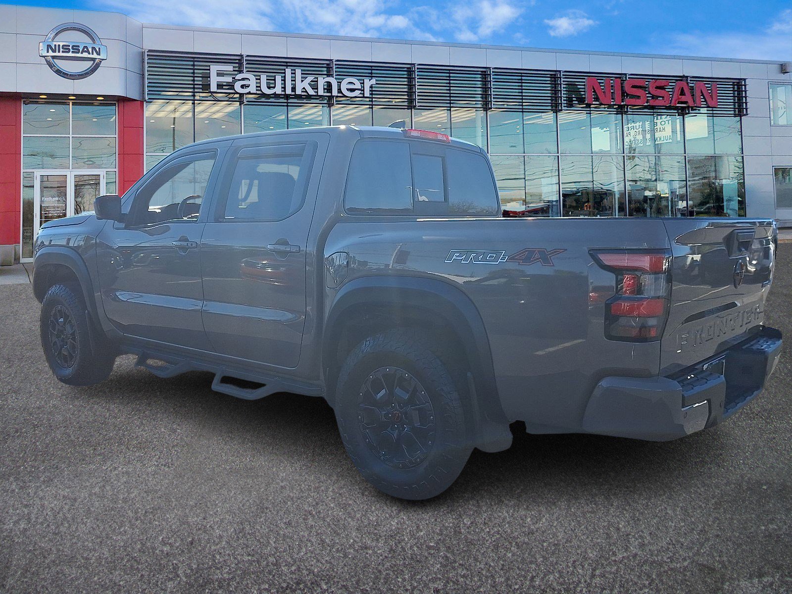 2022 Nissan Frontier Crew Cab PRO-4X photo 3