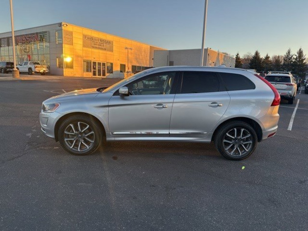 Used 2016 Volvo XC60 T6 Drive-E Platinum AWD T6 Drive-E Platinum