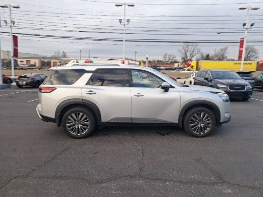 Certified 2024 Nissan Pathfinder SL SL 4WD