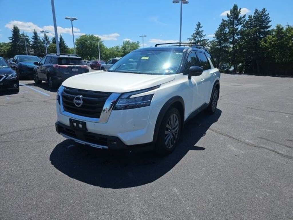 Certified 2024 Nissan Pathfinder SL SL 4WD
