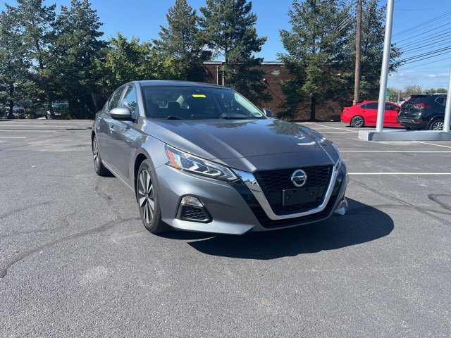 2021 Nissan Altima 2.5 SV photo 2