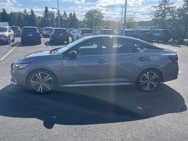 2021 Nissan Sentra SR photo 4