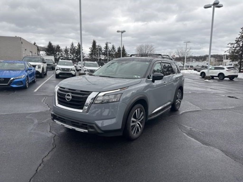Certified 2025 Nissan Pathfinder Platinum Platinum 4WD