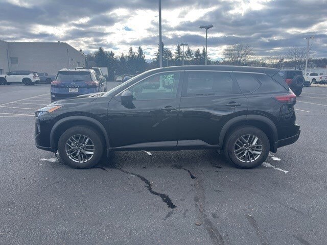 2024 Nissan Rogue AWD S photo 4