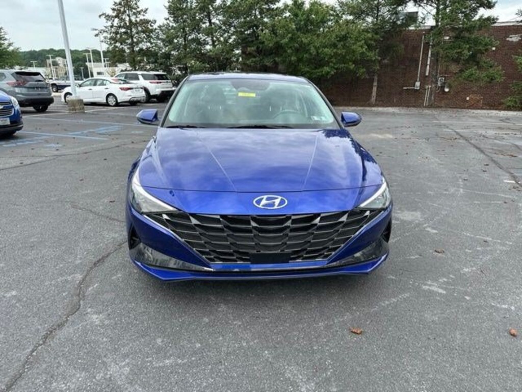 Used 2023 Hyundai Elantra Limited Limited IVT