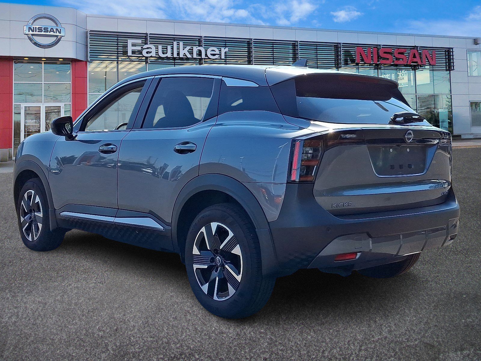 2025 Nissan Kicks SV photo 4