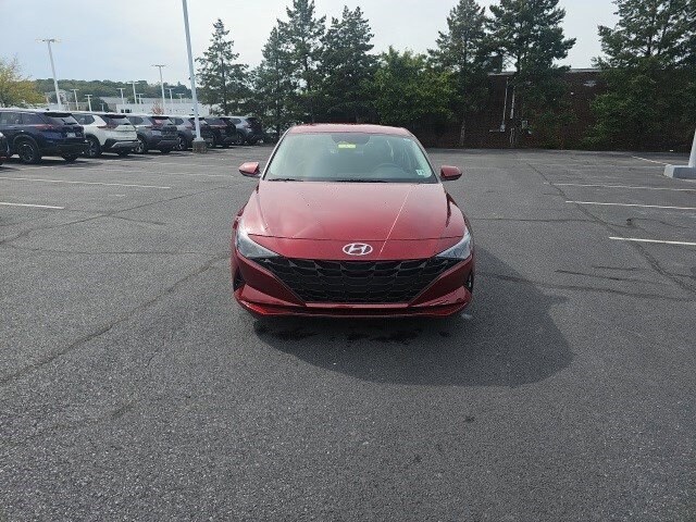 2023 Hyundai Elantra SE photo 2