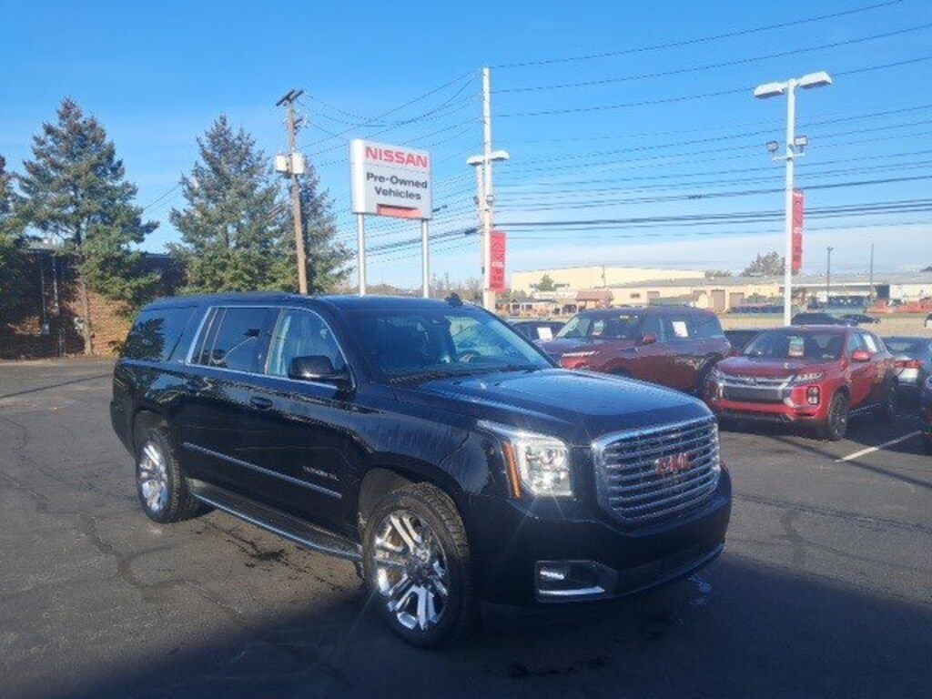 Used 2017 GMC Yukon XL SLT 4WD  SLT