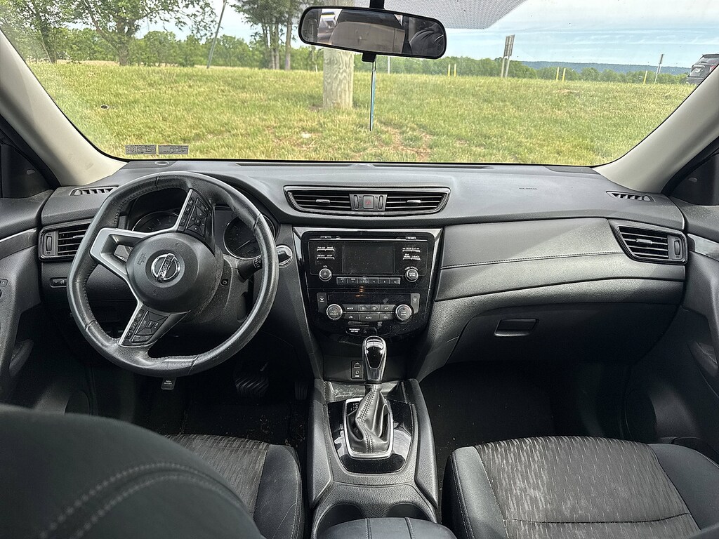 Used 2017 Nissan Rogue SV AWD SV