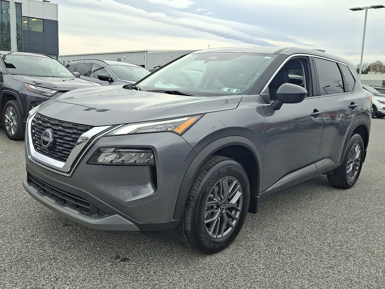 2023 Nissan Rogue S AWD photo 4