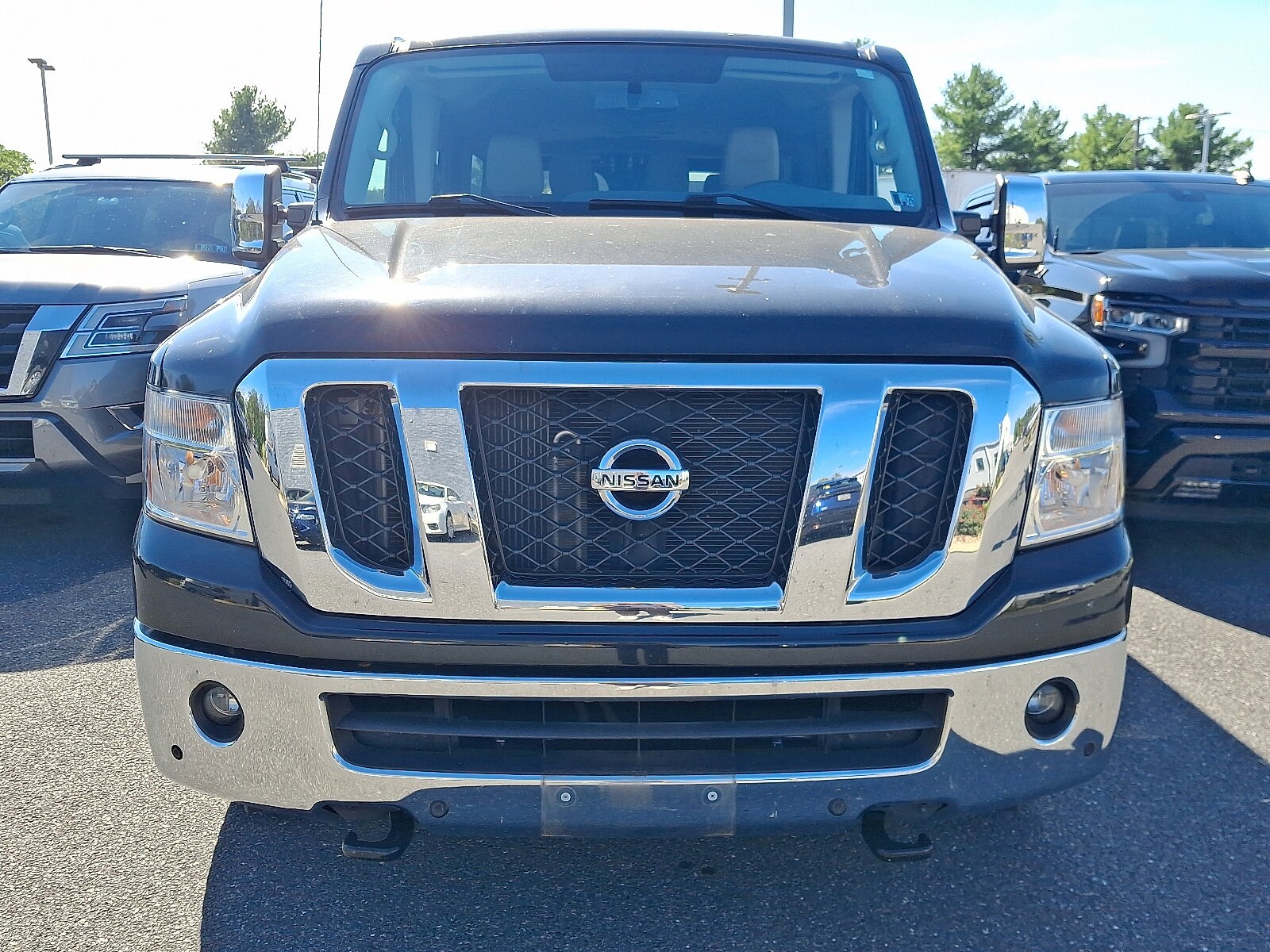 2020 Nissan NV3500 HD SL photo 2