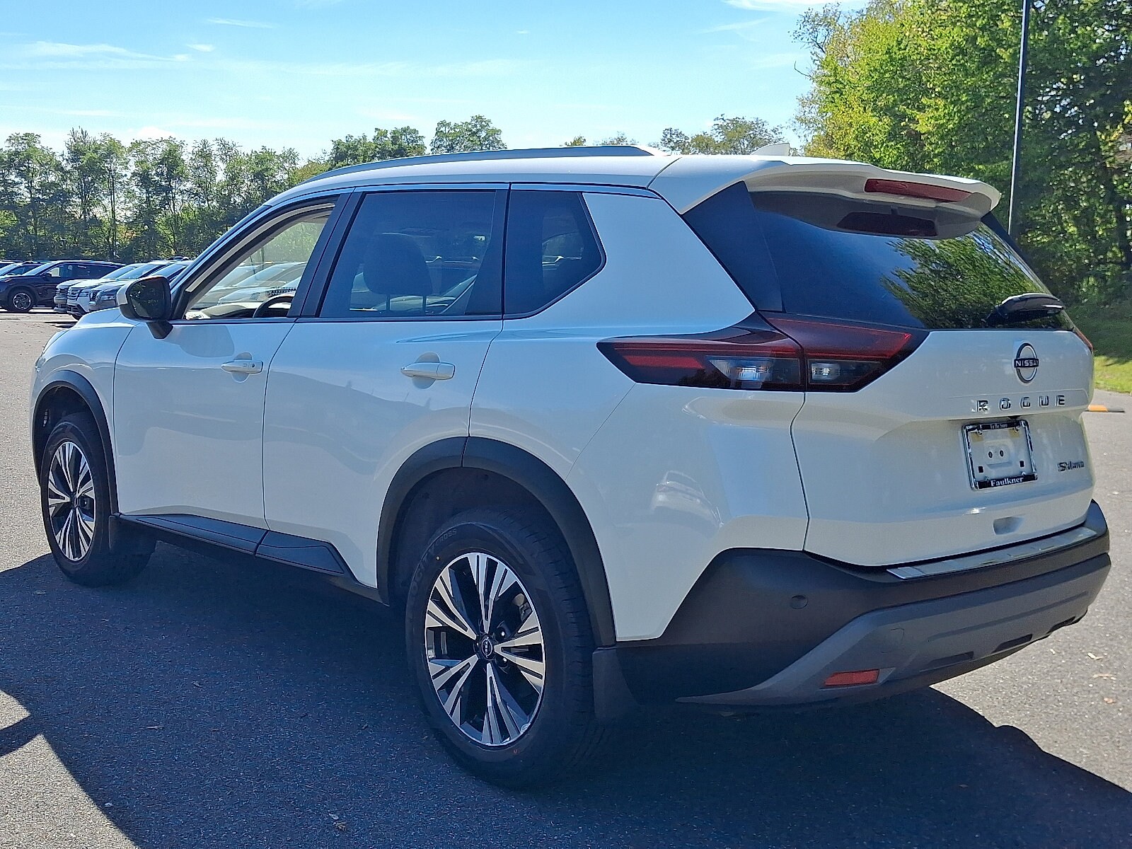 2023 Nissan Rogue AWD SV photo 2